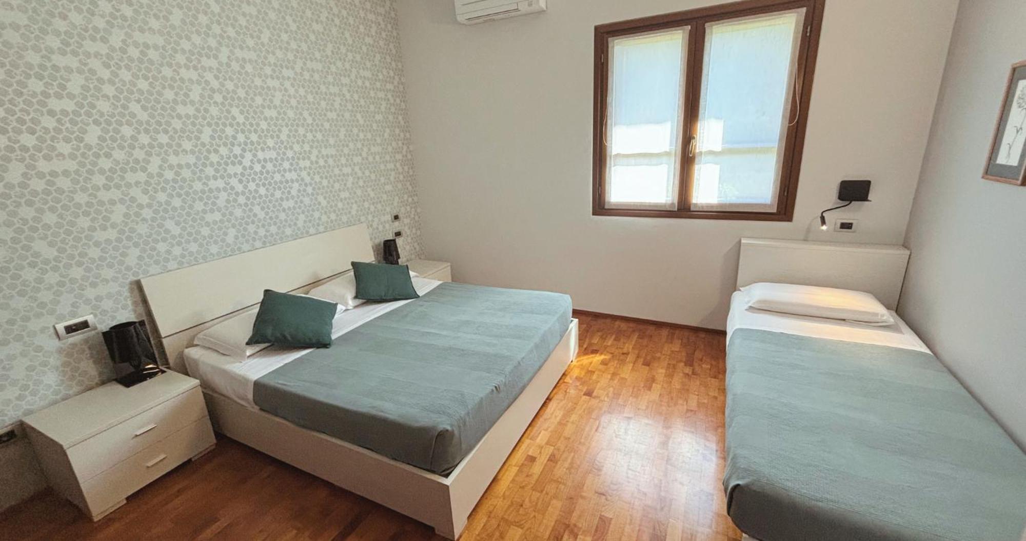 Casa Ceruti Bed & Breakfast Villa Guardia Exterior photo